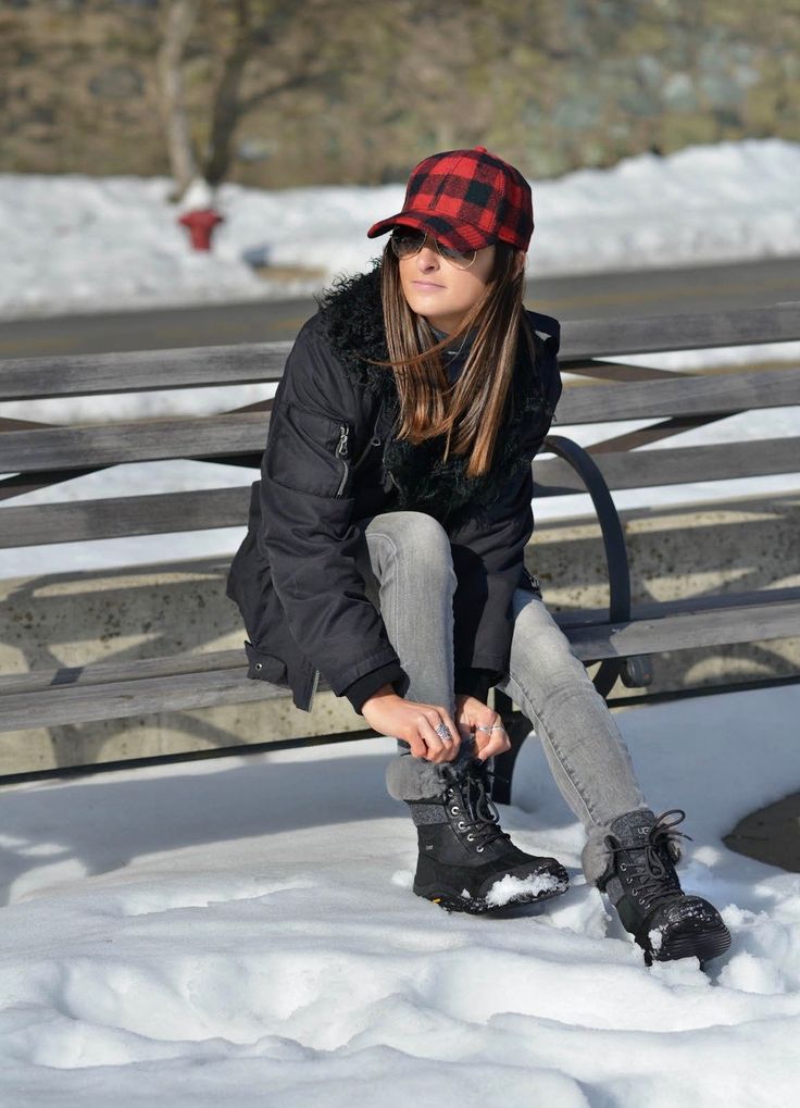 Best in Snow | UGG Australia | Adirondack snow boots, winter weather outfit, winter fashion, winter style, winter outfit ideas, fashion blogger #tobebright Black Snow Boots Outfit, Ugg Snow Boots Outfit, Ugg Adirondack Boots Outfit, Australia Outfit, Snow Boots Outfit, Uggs Outfit Winter, Adirondack Ugg Boots, Ugg Snow Boots, Ugg Boots Outfit