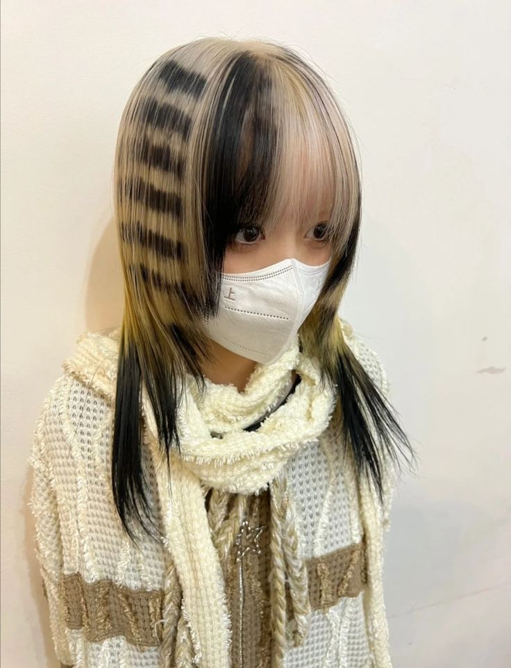 Scene Striped Hair, Raccoon Stripes Hair Dye, Bleached Stripes Hair, Raccoon Hairstyle, Red Racoon Tail Hair, Peekaboo Raccoon Tail Hair, Racoon Highlights, Blonde Raccoon Tail Hair, Bleach Stripe Hair