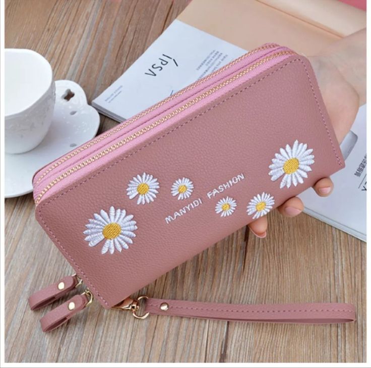 Soft Leather Purse, Beg Tangan, Zip Purse, Cute Wallets, Leather Wristbands, Pocket Card, Girly Bags, Wallets For Women Leather, Pocket Cards