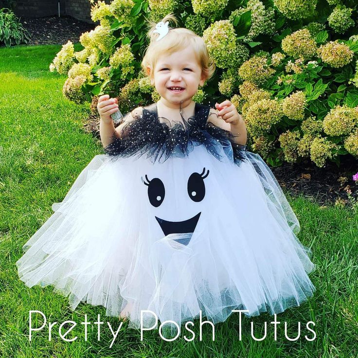 Ghost tutu Dress - Boo baby - with or without fairy lights ALL ORDERS NEEDED FOR HALLOWEEN WILL ALSO NEED THE "RUSH MY ORDER FOR HALLOWEEN" IF OPURCHASED AFTER SEPT. 30TH https://www.etsy.com/listing/1733576185/rush-my-order-for-halloween?click_key=c213c36a72c4b03e72c439e512887dc9ee2db08e%3A1733576185&click_sum=76321e11&ref=shop_home_active_1&frs=1&crt=1 Best Toddler Halloween Costumes, Cute Toddler Halloween Costumes, Halloween Tutu Costumes, Toddler Tutu Dress, Ghost Dresses, Halloween Infantil, Baby Tutu Dresses