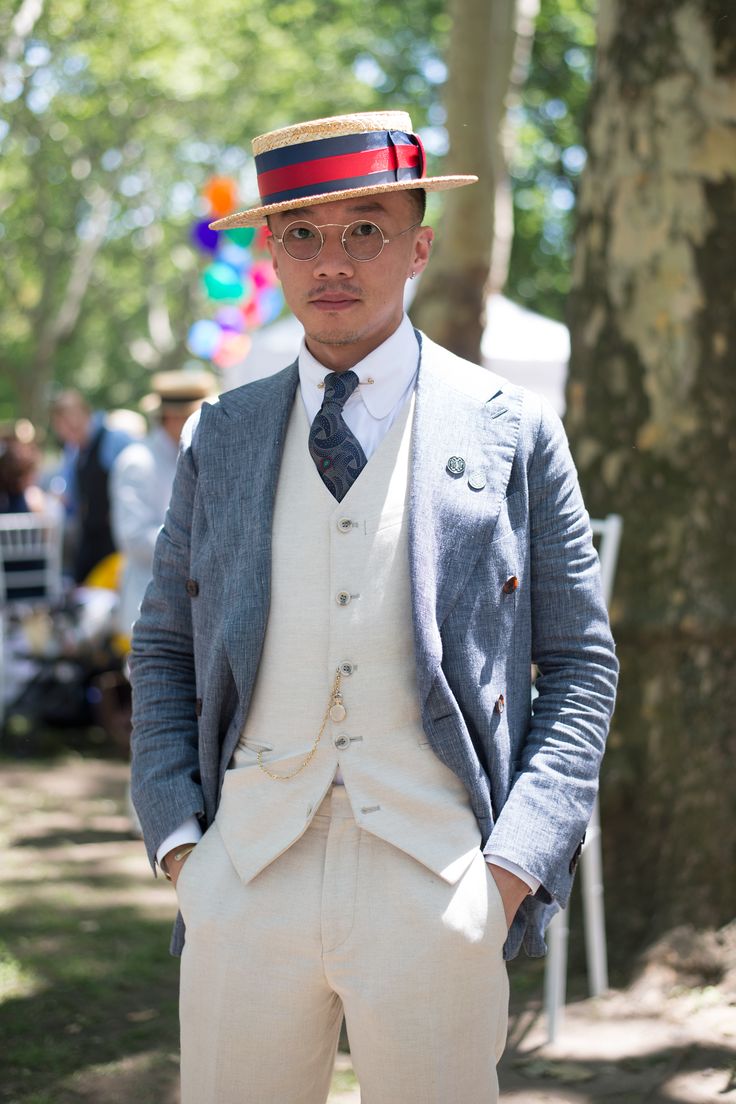 1920s Street Style From the Jazz Age Lawn Party  - ELLE.com Mens Roaring 20s Outfit, Mens 1920s Outfit, Cosmo Costume, Serenity Cc, Menswear Inspired Outfit, 1920s Outfit, 20s Men, Jazz Age Lawn Party, Jazz Outfits