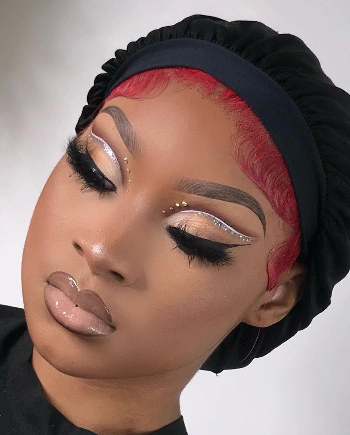 New Years Makeup Black Women, Cute Natural Makeup Looks Black Women, Maquillage Yeux Cut Crease, Gold Makeup Looks, Birthday Makeup Looks, Face Beat Makeup, Glitter Makeup Looks, Prom Eye Makeup, Day Makeup Looks