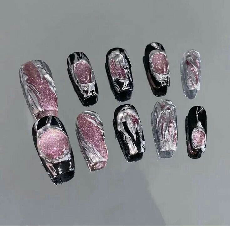 Chrome Nails Black, Nail Design Chrome, Black Nails Glitter, Gel X Nail Designs, Silver And Pink Nails, Inspo Acrylic Nails, Nail Inspo Acrylic, Pink Nail Design, Pink Black Nails