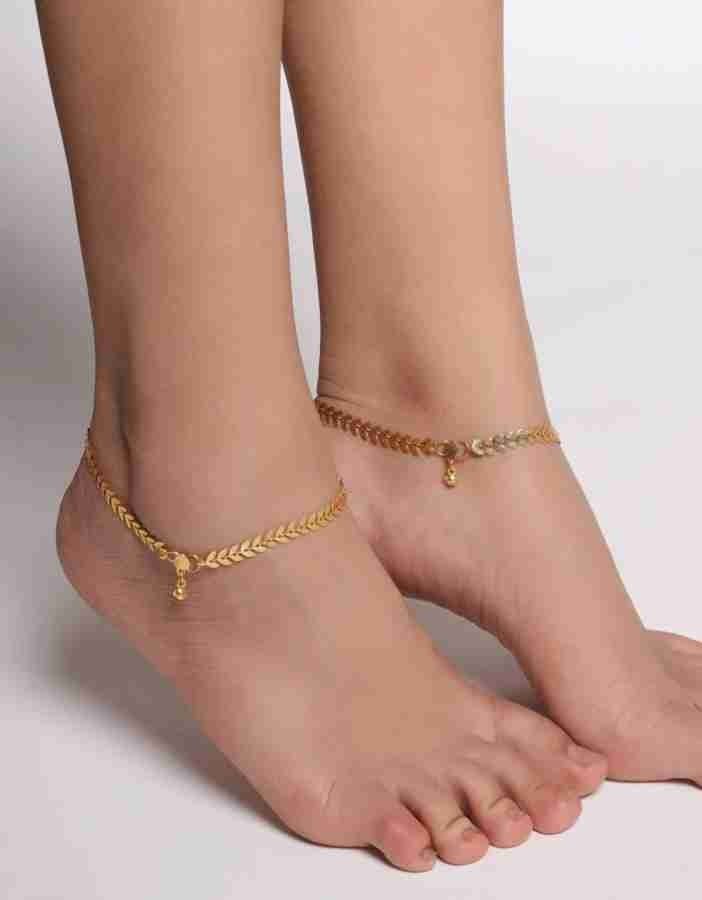 Gold Anklet Designs Kerala, Chapri Boy, Gold Payal Design, Gold Anklets Indian, Gold Payal, Anklet Design, Money Rings, خواتم خطوبة, Silver Anklets Designs