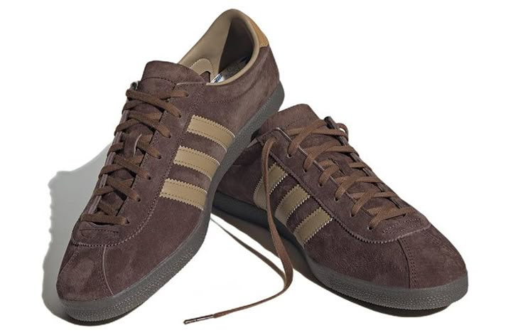 adidas Originals City Shoes 'Brown Beige' GY7359 City Outfit Men, Mens Adidas, Brown Shoe Outfit, Male Shoes, Brown Streetwear, Brown Shoes Outfit, Mens Aesthetic, Brown Shoes Men, Adidas Shoes Mens