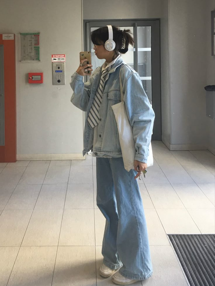 Outfit Ideas With White Shirt For School, White Shoes Outfit Korean, Korean Fashion Wide Leg Jeans, Jeans Asian Outfit, Blue Jeans White Shirt Aesthetic, White T Shirt And Blue Jeans Outfit, Headphone Aesthetic Outfit, Tie And Jacket Outfit, Aesthetic Wide Leg Jeans Outfit