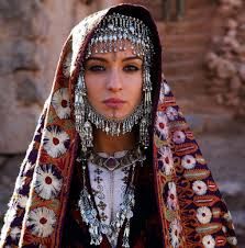 Sephora, Zipporah | Legitimate Baby Names Yemen Women, Kings Movie, Ethno Style, Film Design, Face Tattoos, Movie Costumes, Traditional Fashion, World Cultures, Headdress