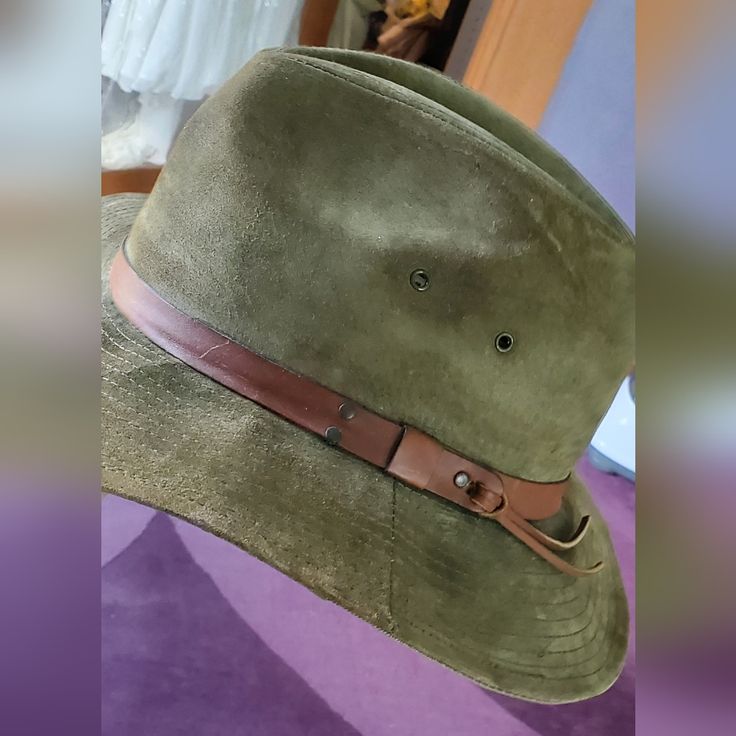 This Us Cool. Indiana Jones Style. Distressed Rugged Aussie Style Indiana Jones Style, Aussie Style, New York Hat, Indiana Jones, Custom Hats, Indiana, Women Accessories, New York, Hats