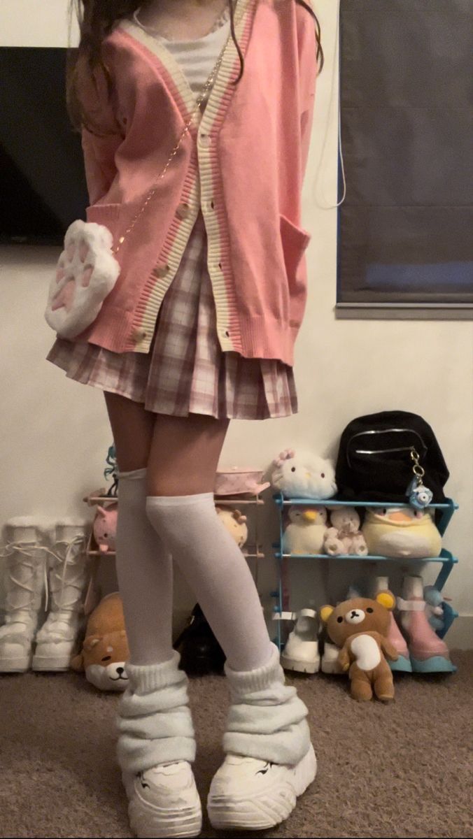 Kawaii Outfit Inspiration, Casual Cutecore Outfits, Kawaii Simple Outfits, Cute Core Outfit Pink, Kawwai Outfit Ideas, Kawaii Y2k Outfits, Cute Core Outfit Kawaii, Y2k Kawaii Outfits, Kawaii Outfits Winter