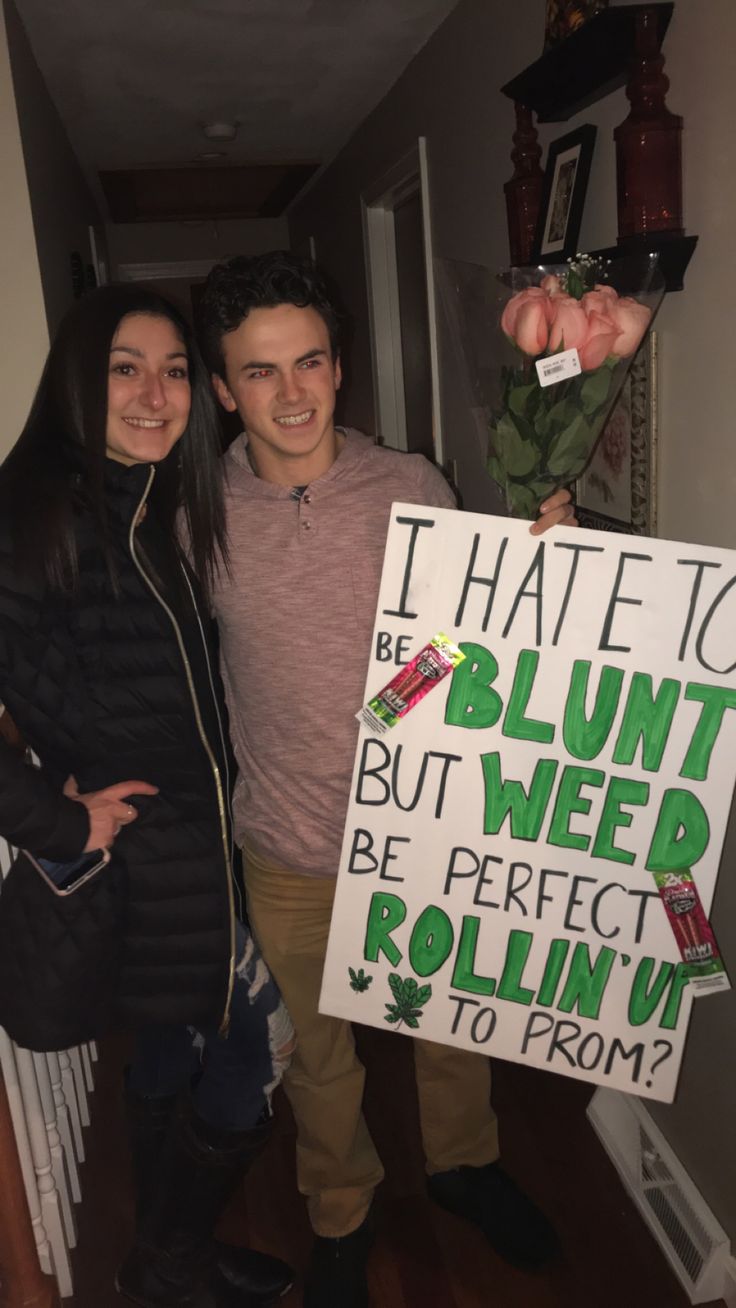 Asking Out To Prom Ideas, Prom Ideas Posters, Homecoimg Proposals Ideas, Funny Prom Posals Ideas, Black Promposal Ideas, Ask Out To Prom Ideas, Can I Steal You For Prom Promposal, Junior Prom Proposal, Weird Promposal