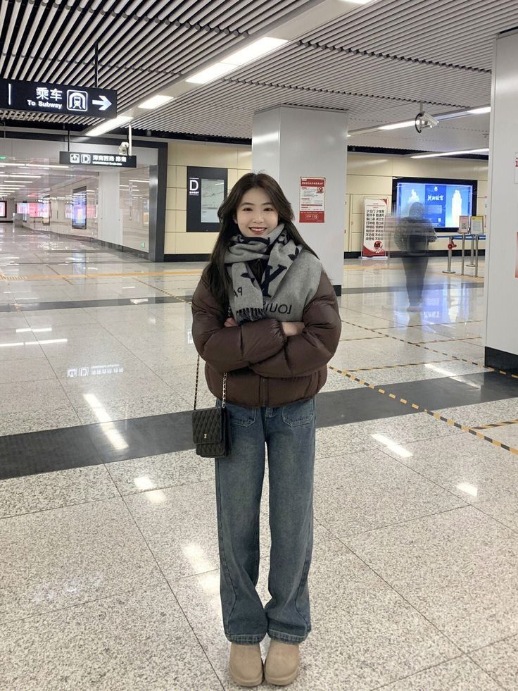 Cold Outfits Aesthetic Korean, Winter Outfits In Japan, Winter Japanese Fashion, Winter Fits Korean, Japan Fits Winter, Winter Asian Outfits, Japan Outfits Winter, Korean Casual Outfits Winter, Winter In Japan Outfit