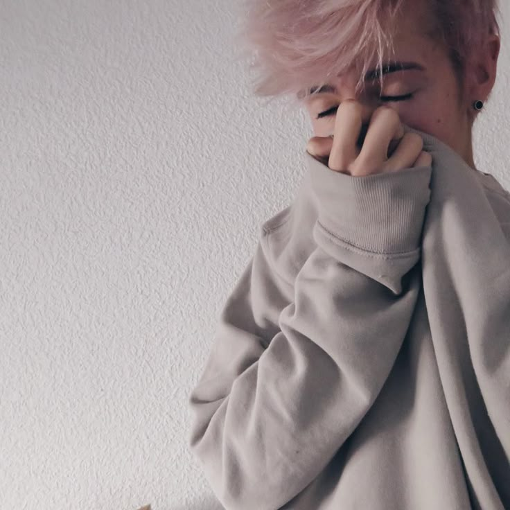 Pink haired boy. Pink hair, pastel hair, cute boys, androgynous Soft Boy Aesthetic, Scene Girl, Hair Boy, Aesthetic Boy, Tumblr Boys, Pastel Hair, Soft Grunge, Grunge Style, Aesthetic Grunge