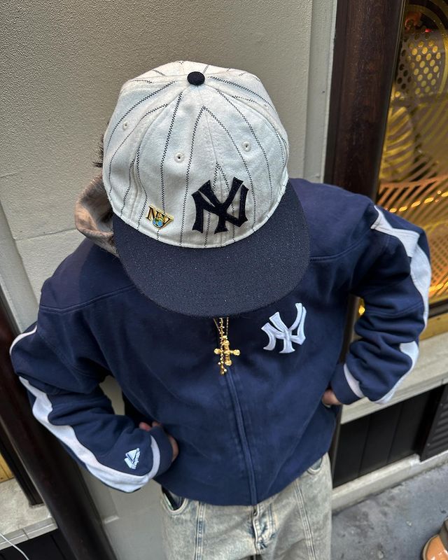 My Hat Outfit, Nba Cap Outfit, Beige Baseball Hat Outfit, Fitted Caps Outfit, Ny Cap Outfit, New Era Cap Outfit, Flat Cap Outfit, Fitted Cap Outfit, Snapback Outfit