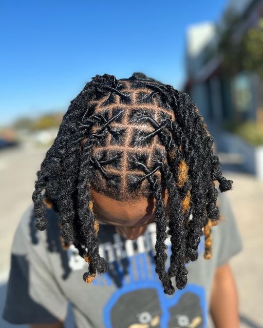 Male Locks Hairstyle, Cross Cross Loc Style, Dreads Ideas Men, Boys Locs Hairstyles, Boys Loc Styles With Fade, Mens Loc Styles Medium, Loc Twist Styles Men, Male Loc Hairstyles, Short Locs For Men