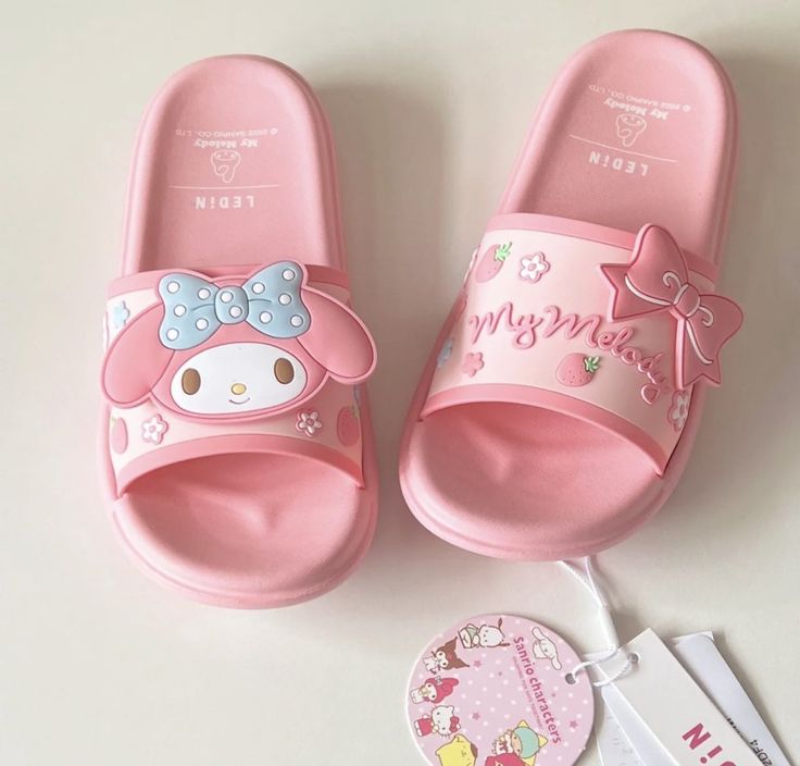 Melody Clothes, My Melody Slippers, Sanrio Core, Kawaii Hoodies, Sanrio Stuff, Hello Kitty Makeup, Melody Hello Kitty, Candy Theme, Kawaii Shoes