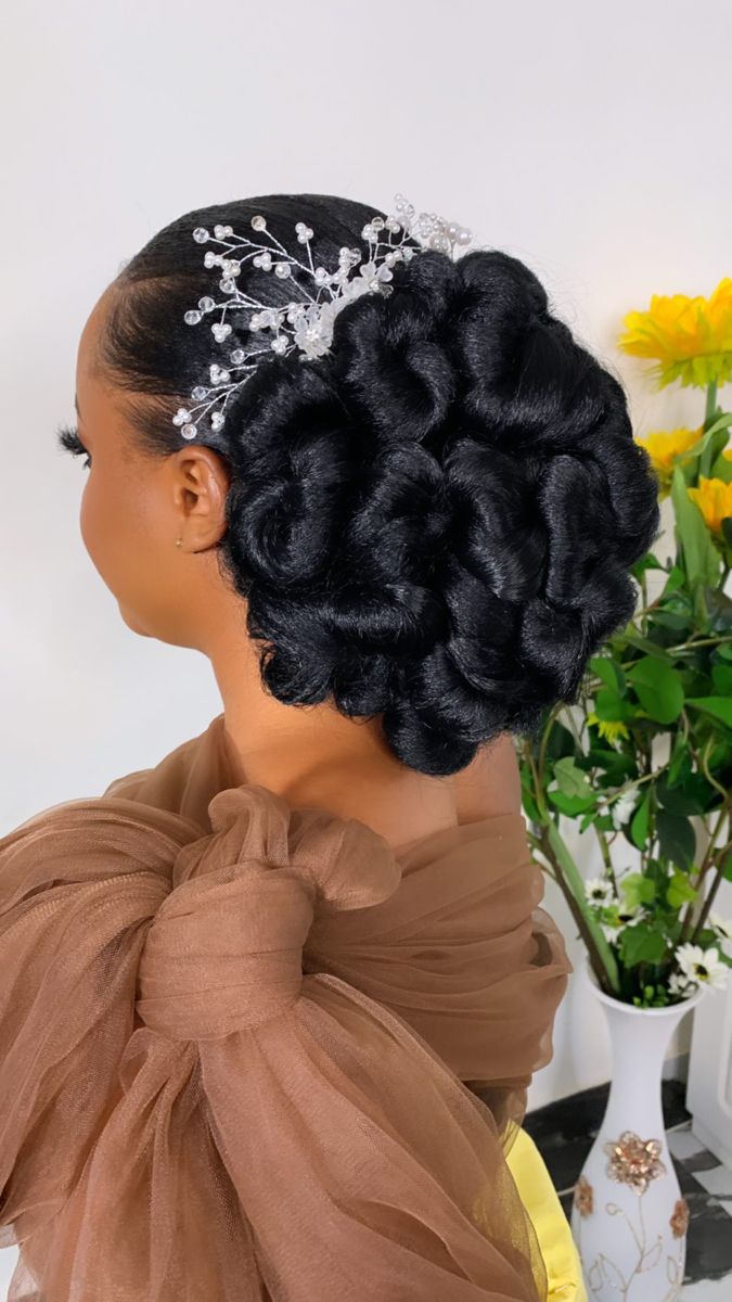 Bridal Hair Tiara Updo, Black Bridal Updo Hairstyles, Natural Hair Styles For Brides, African Bridal Hairstyles, Afro Bridal Hairstyles, Nigerian Bridal Hairstyles, Natural Bridal Hairstyles Black Women, Natural Hair Bridal Hairstyles, Elegant Black Hairstyles