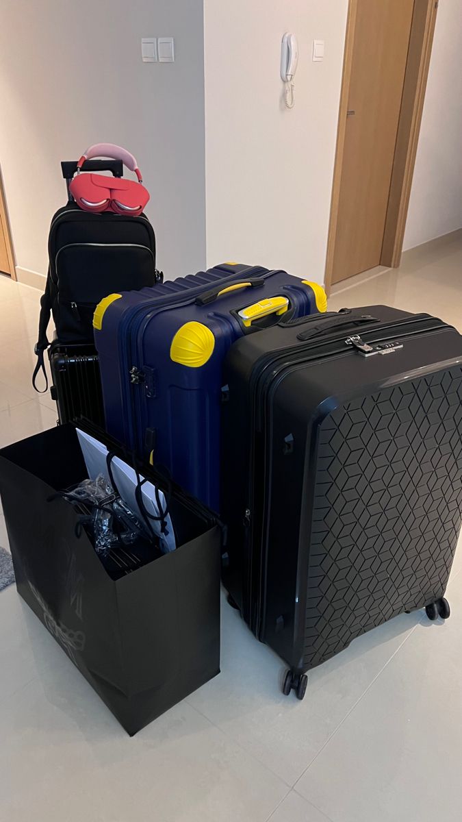 TRAVEL PACKING, AESTHETIC TRAVELING Packing Of Luggage, Come Over Proof For Client, Luggage Packing Aesthetic, Bag Packing Snap, Packing Snapchat, Albert Instine, Luggage Snap, Packing Snap, Traveling Snap