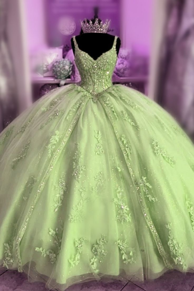 Green Quince Dress, Princess Tiana Dress, Green Quinceanera Theme, Tiana Wedding, Princess Tiana Birthday Party, Princess Sweet 16, Tiana Dress, Green Quinceanera Dresses, Green Ball Gown