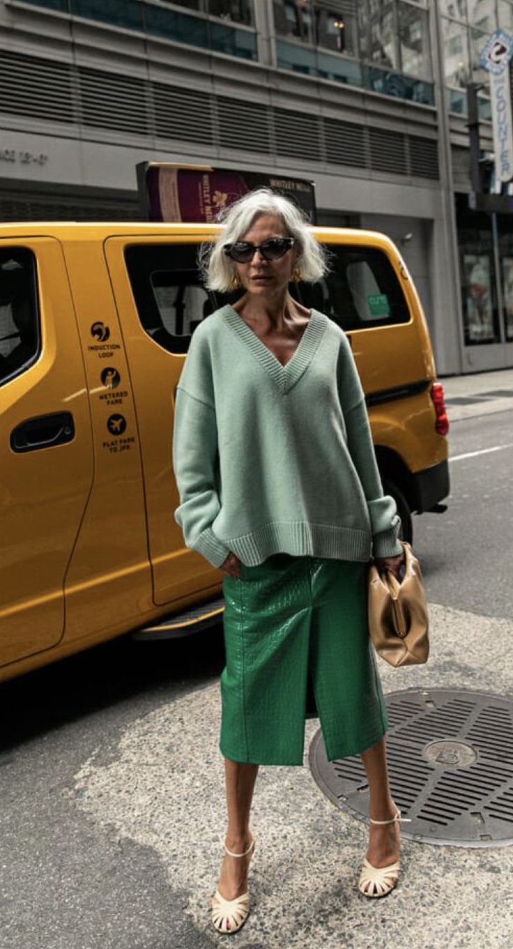 Grece Ghanem Style 2022, Silk Skirts Street Style, Grece Ghanem 2023, Classic Style With An Edge, Streetstyle 2023 Women, Grece Ghanem Style, Stylish Grandma, Grece Ghanem, New York Fashion Week Men