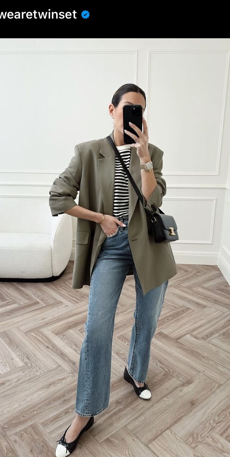 Green Blazer Outfit Fall, Pale Green Blazer Outfit, Army Blazer Outfit, Sage Blazer Outfits For Women, Oversized Khaki Blazer Outfit, Olive Blazer Outfits For Women, Green Linen Blazer Outfit, Army Green Blazer Outfit, Sage Blazer Outfit