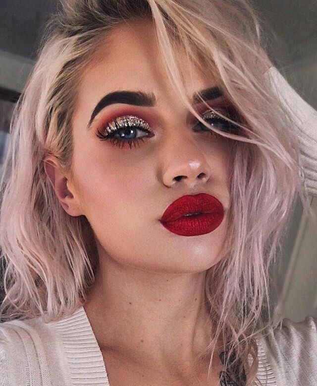 Lipstick Burgundy, Wine Lipstick, Best Eyeshadow Palette, Christmas Makeup Look, Holiday Makeup Looks, Prom Makeup Looks, Red Lip Makeup, Best Eyeshadow, Red Makeup