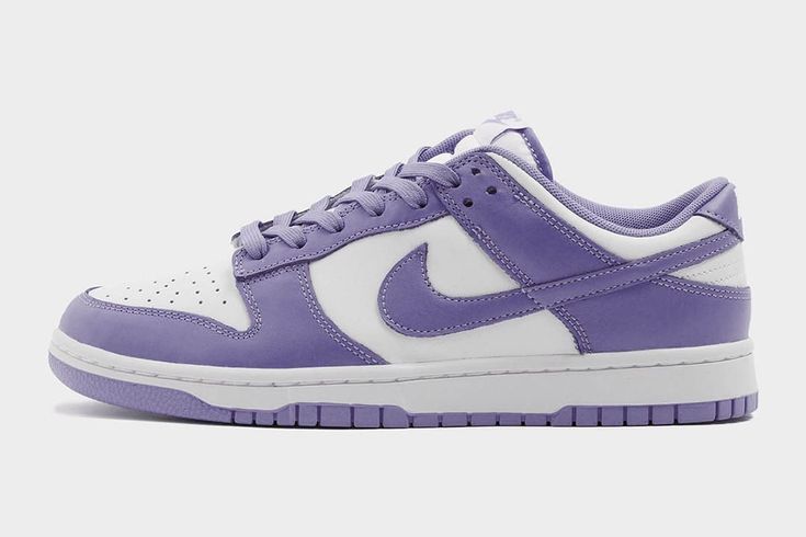 Nice Kicks on Twitter: "There's a "Purple Pulse" Nike Dunk Low dropping this year. 😈… " Nike Dunk Low Purple, Purple Nike Shoes, Dunk Outfits, Nike Tenis, Nike Essentials, Pretty Shoes Sneakers, Purple Nikes, Classy Shoes, Cute Nike Shoes