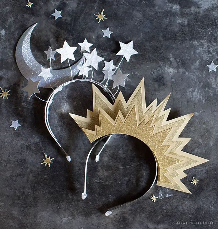 a paper crown with stars and moon on it