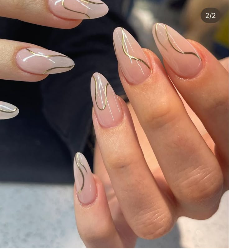 White Nail For Wedding, New Almond Nail Designs, Nails With White Lines Design, And Nail Designs, Almond Nails With Gold Lines, Almond Shape Nails With Design, Nail Inspiration Birthday, Nail Minimalist Design, Nail Art Line Art