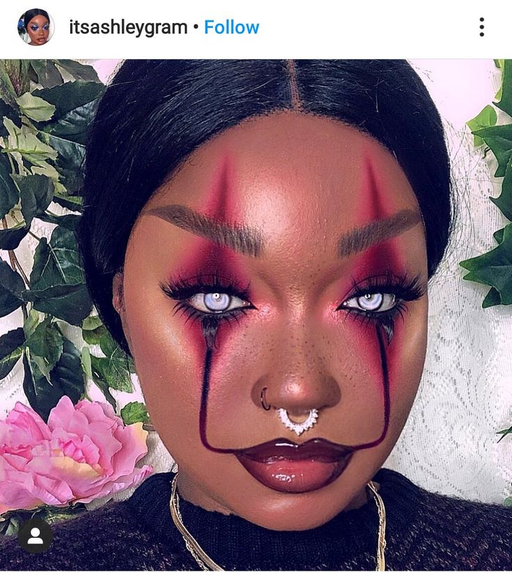 Found on ig @ itsashleygram Pennywise Inspired Makeup, Women’s Clown Make Up, Couples Clown Makeup, Clown Makeup Black Women, It Makeup Clown Women, Clown Makeup Red And Black, Black And Red Clown Makeup, Carnival Clown Makeup, Pennywise Makeup Girl