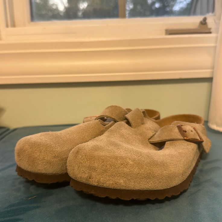 Like New, With Box Birkenstock Boston Clogs, Shoes Birkenstock, Boston Clogs, Birkenstock Boston, Birkenstock Boston Clog, Birkenstock Shoes, Taupe Color, Women's Shoes Sandals, Birkenstock