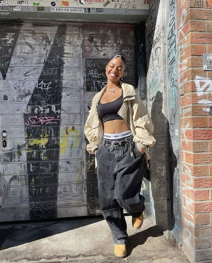 Tomboy Fashion Black Women, Tomboy Style Outfits Spring, Baggy Fits Black Women, Early 2000s Outfits Black Women, Streetwear Fashion Women Spring, Lauryn Hill Aesthetic Outfits, Women’s Streetwear, 2000s Rnb Aesthetic, Grey Shirt Outfit