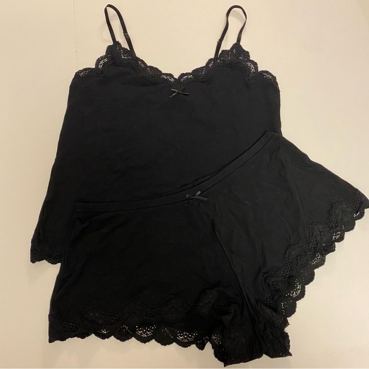 Gap Cami And Short Sleep Set In Black With Lace Trim These Are Nwot Very Cute And Comfortable! Cami Has Adjustable Straps V-Neckline With Lace Trim And A Small Bow Shorts Are Low Waisted With Lace Trim By Legs And A Small Bow At The Waist Sizes: Cami Is A Small And Shorts Are An Xsmall Lace Trim Pajama Shorts For Sleep, Short Lace Trim Sleepwear Bottoms, Black Stretch Sleepwear With Lace Trim, Fitted Black Lace Trim Sleepwear, Black Lace Trim Cami Sleepwear, Purple Bras, Bow Shorts, Bloomers Shorts, Gap Fit