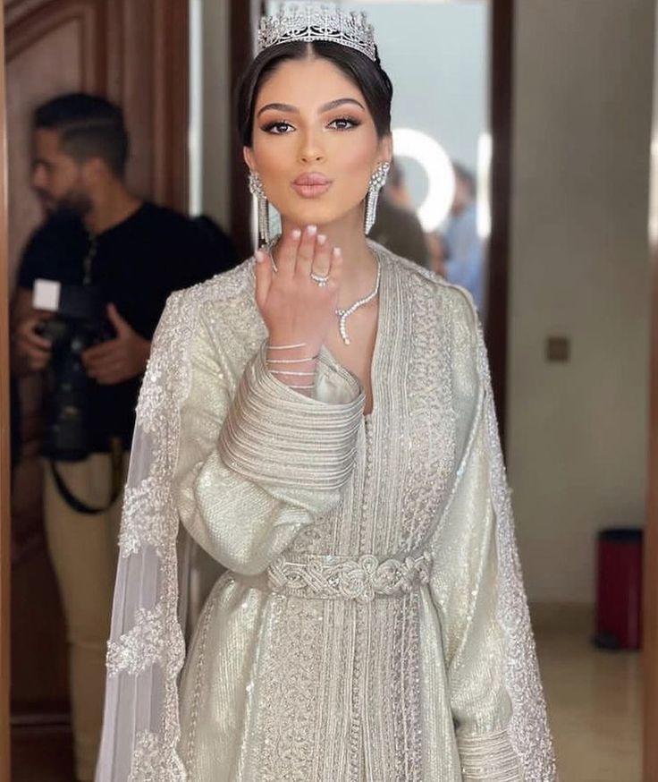 Kaftan Kaftan Wedding Dress, Moroccan Wedding Dress, Kaftan Wedding, Moroccan Kaftan Dress, Moroccan Bride, Nikah Dress, Moroccan Clothing, Kaftan Designs, Indian Bride Outfits