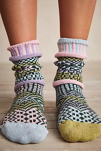 Socks And Birks Outfit, Solmate Socks, Aesthetic Socks, Patterns Colorful, Summer Socks, Textures And Patterns, Quoi Porter, Colorful Socks, Different Textures