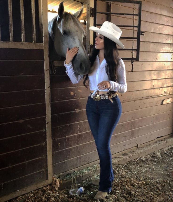 CHARROS?! BANDA?!! VAQUERAS?! en Instagram: “😍🔥 @mil_besosss” Ranchera Outfits, Takuache Girl Outfits, Cowgirl Outfits For Women, Cowgirl Boots Outfit, Cute Cowgirl Outfits, Cowgirl Style Outfits, Fest Outfits, Country Style Outfits, Latina Fashion Outfits