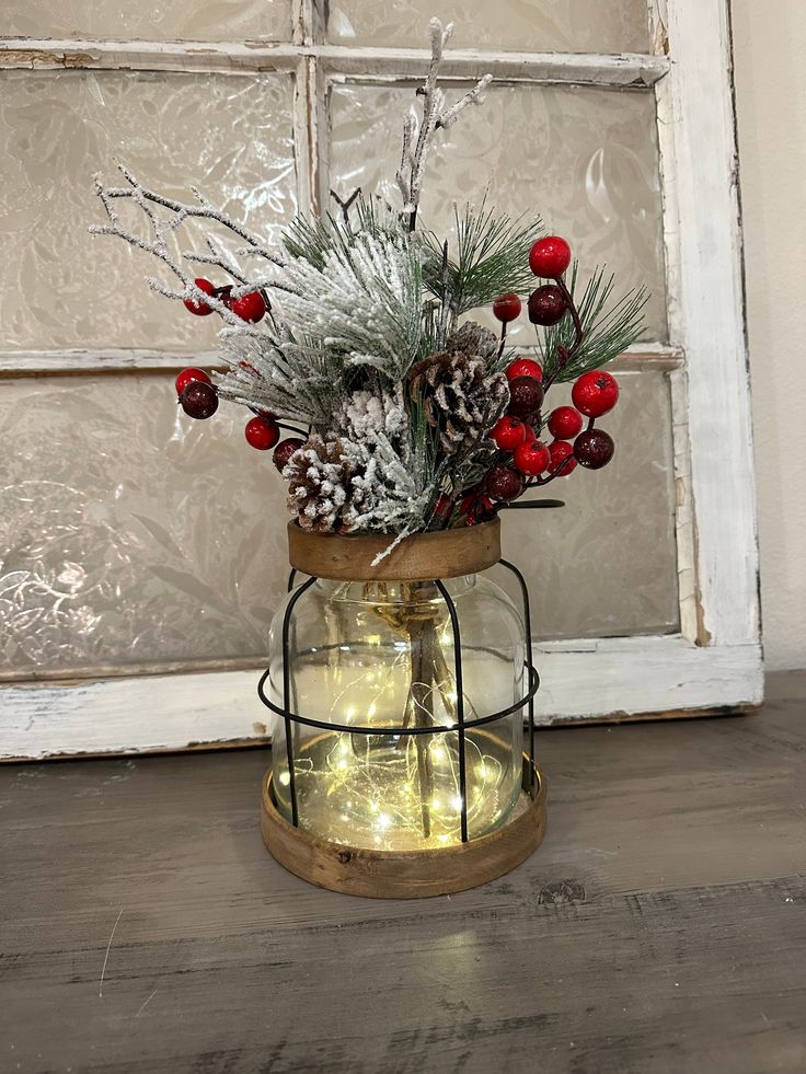 Milk Can Christmas Decor Ideas, Vase Christmas Decor, Outside Decor Ideas, Christmas Decor Rustic, Storing Christmas Decorations, Christmas Florals, Christmas Decorations Diy Crafts, Christmas Vases, Lantern Ideas