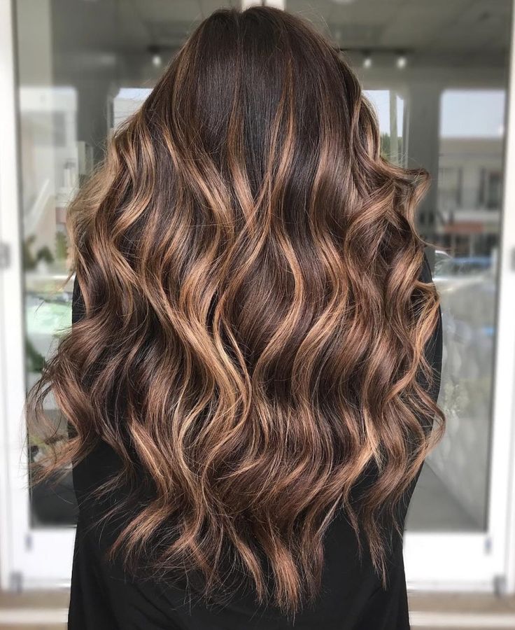 50 Dark Brown Hair with Highlights Ideas for 2019 - Hair Adviser Purple Highlights Brown Hair, Highlights Brown Hair Short, Boliage Hair, Golden Highlights Brown Hair, Highlights Brown Hair Balayage, Dark Brown Hair With Highlights, Highlights For Dark Brown Hair, Rambut Brunette, Hair With Highlights