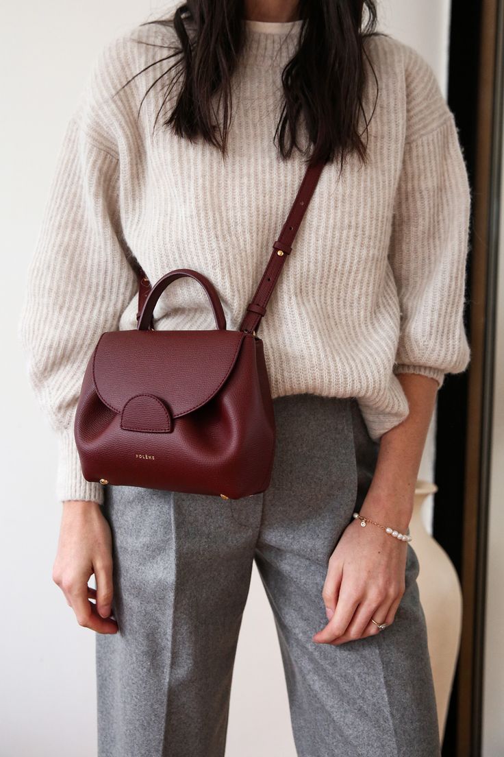 Polene Number One Nano Bag Review | Mademoiselle | A Minimalist Fashion Blog Burgundy Purse, Tas Bahu, Burgundy Bag, Casual Chic Outfits, Fancy Bags, Brown Bag, Classic Bags, Women Bags Fashion, Casual Chic Outfit