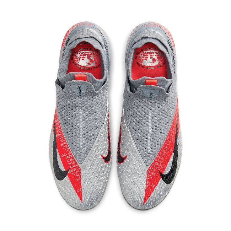 the nike air zoom flyknit 2 is shown in grey and red