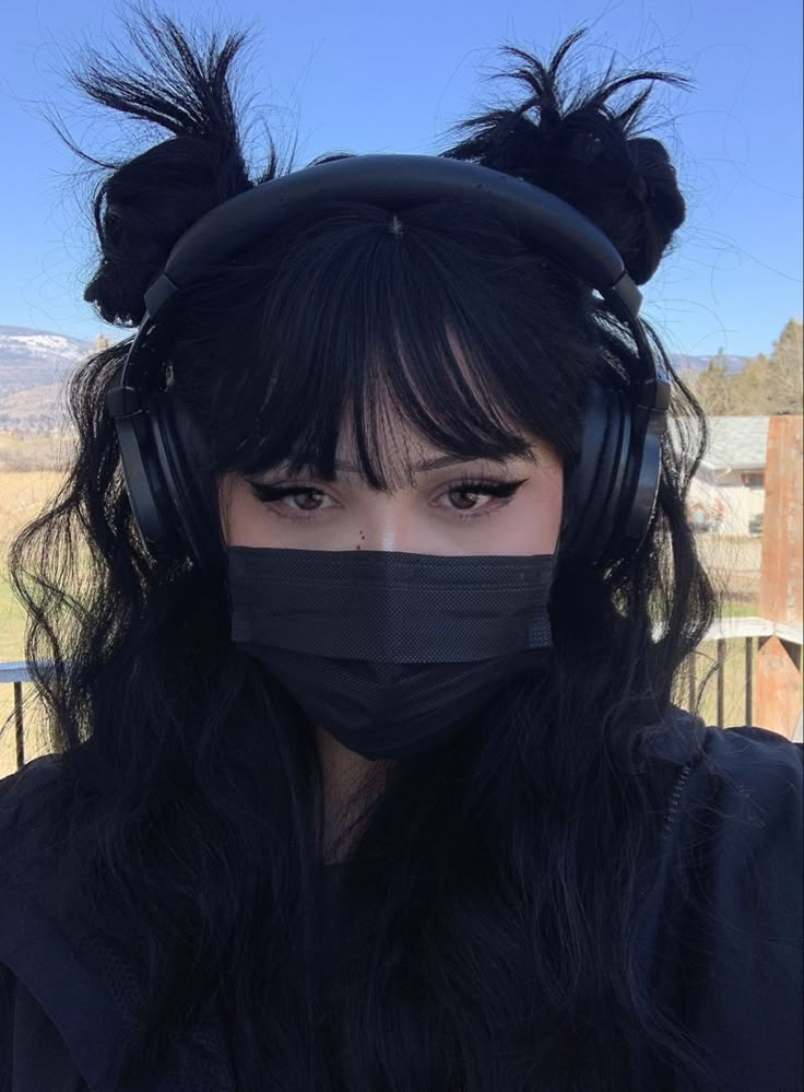 @mariyacerg on instagram Alt Goth Hairstyles, Gothic Hair Inspiration, Long Grunge Hairstyles With Bangs, Casual Goth Hairstyles, Goth Shag Haircut, Goth Grunge Hairstyles, Alternative Hairstyles Curly Hair, Goth Half Up Half Down Hair, Emo Space Buns