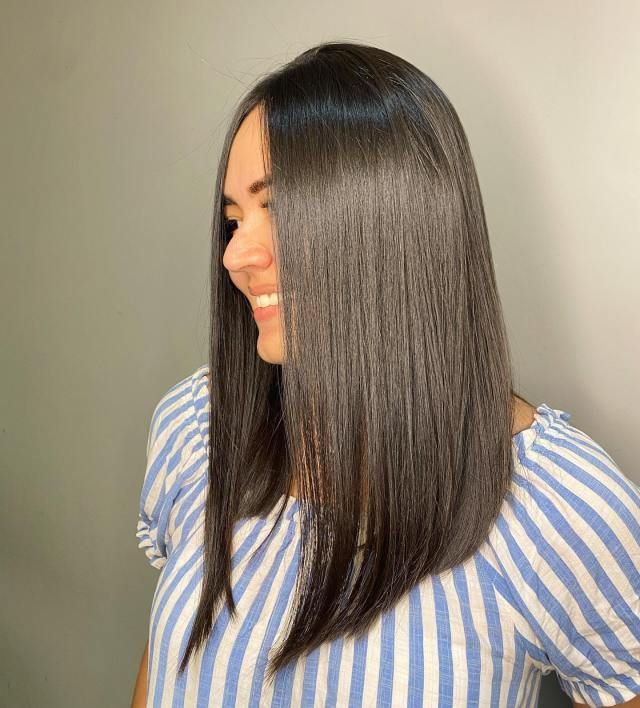 Long Angled Haircut, Long Lob Haircut, Lob Haircut Straight, Very Long Bob, Round Face Hairstyles Long, Hairstyles Round Face, Long Bob Hairstyle, Top 10 Hairstyles, Angled Haircut