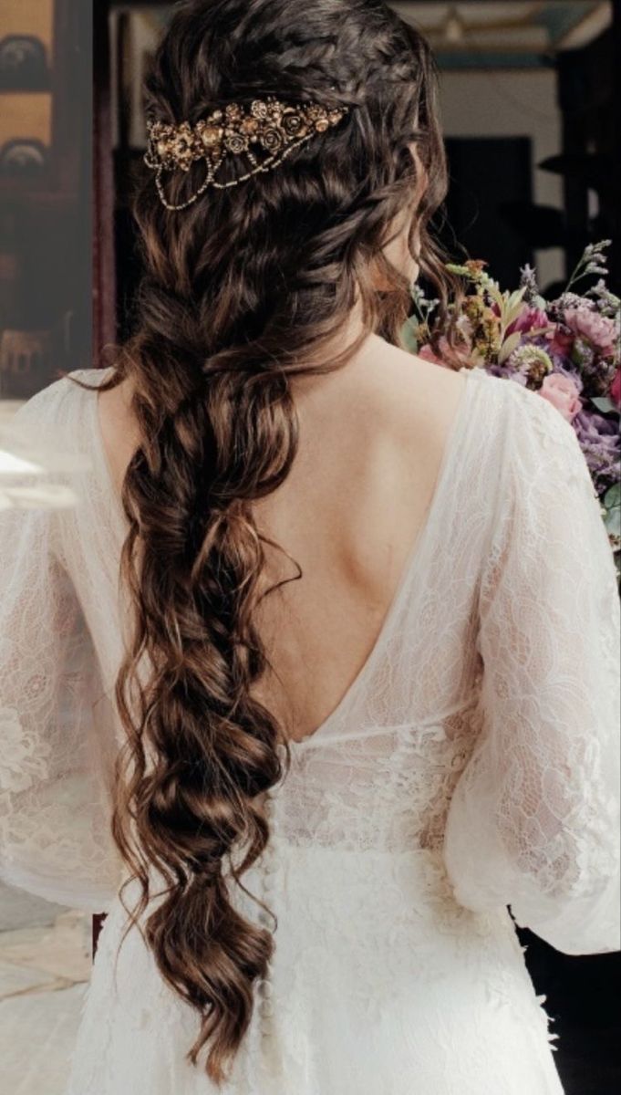 Elven Princess Hairstyles, Medieval Hairstyles Wedding, Fantasy Hairstyles Brunette, Princess Long Hairstyles, Royalty Hairstyles Aesthetic, Fantasy Inspired Wedding Hair, Wedding Braid Hairstyles Indian, Fairy Tale Braids, Greek Goddess Bride