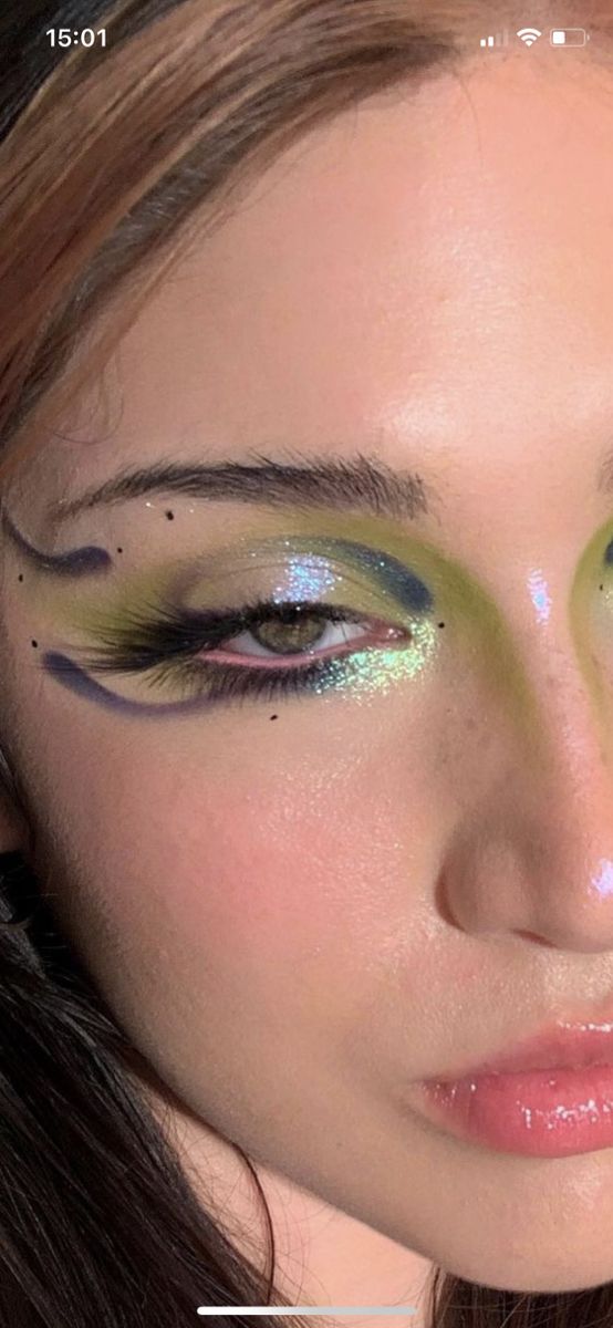 Gradient Makeup, Concert Makeup, Makeup Face Charts, Rave Makeup, Inspo Makeup, Graphic Eyeliner, Swag Makeup, Star Makeup, Ethereal Makeup