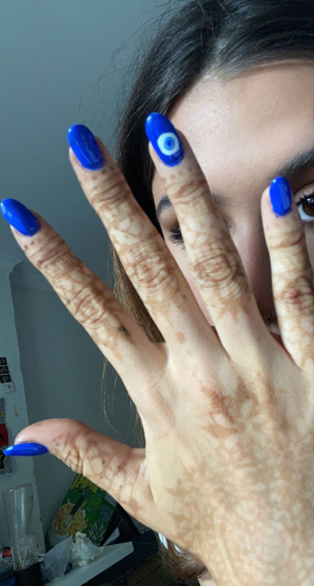 Nails Blue Electric, Green Evil Eye Nails, Turkish Nails, Evil Eye Henna, Nails Electric Blue, Electric Blue Nails Design, Blue Evil Eye Nails, Electric Blue Nails, Mini Nails