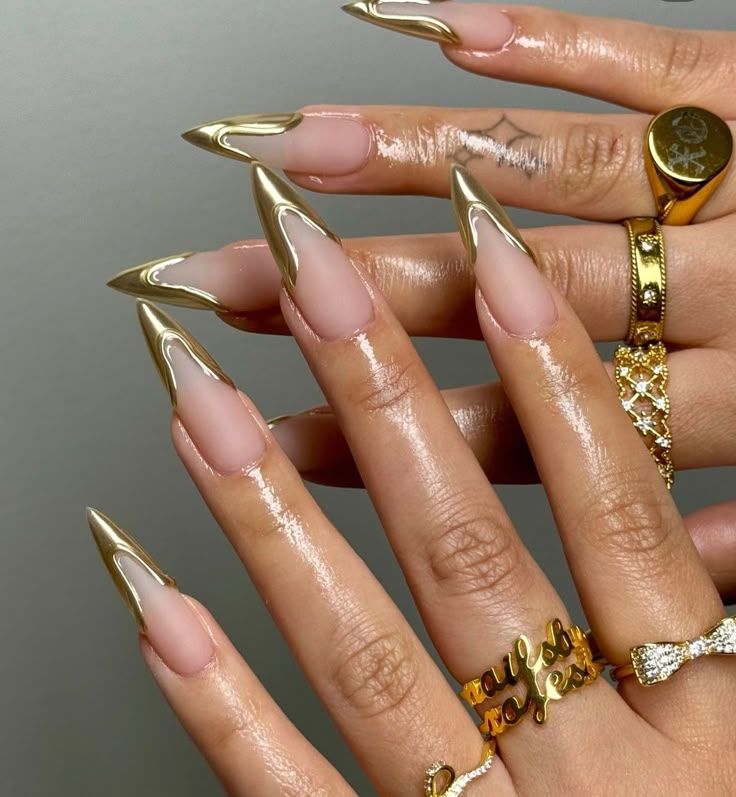 Ombre Gold Nails, French Tip Gold Nails, Stiletto Nails Gold, French Tip Gold, Manicure With Gold, Md Nails, French Stiletto Nails, Aesthetics Nails, Green Chrome Nails