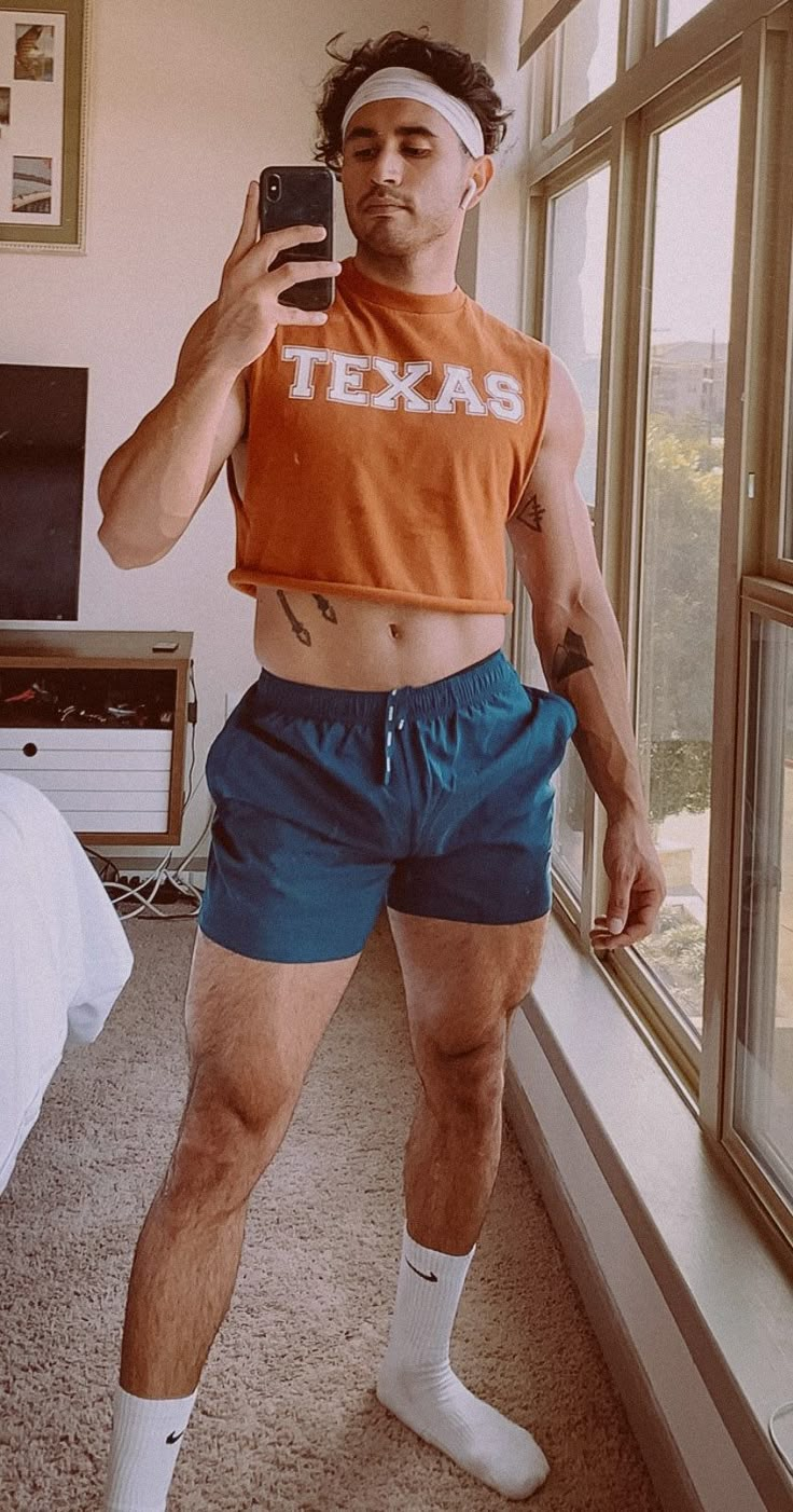 Muscular Man In Crop Top, 80s Crop Top Men, Man In Crop Top, Men In Crop Tops 80s, Crop Top Hombre, Workout Outfit Men, Men Crop Top Outfit, Male Crop Top Outfits, Guys In Crop Tops