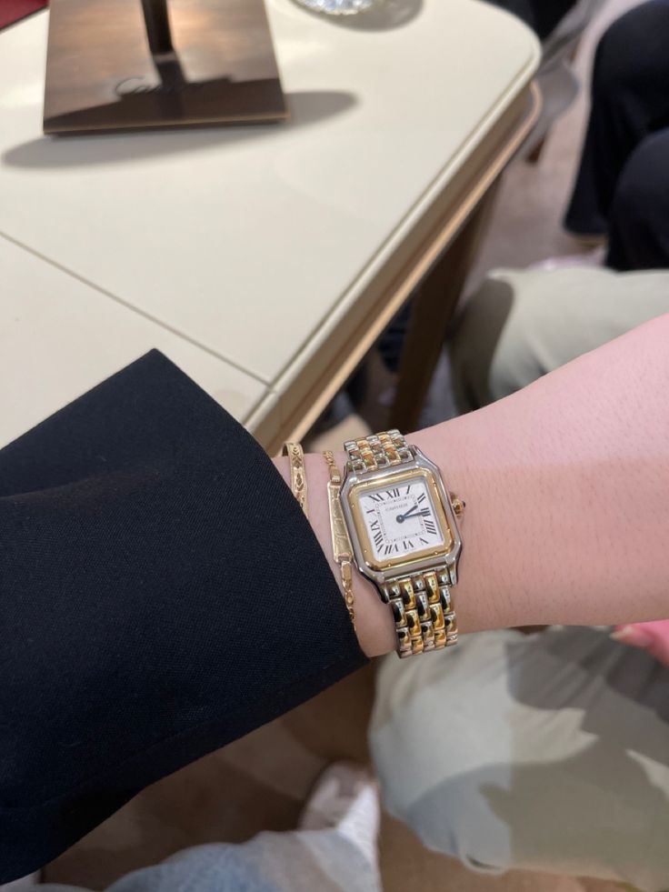 Cartier Two Tone Panther, Two Tone Cartier Panthere, Two Tone Cartier Watch, Cartier Panthere Two Tone, Two Tone Watches Women Outfit, Cartier Two Tone Watch, Cartier Panthere Watch Two Tone, Accessories Old Money, Cartier Panthere Watch