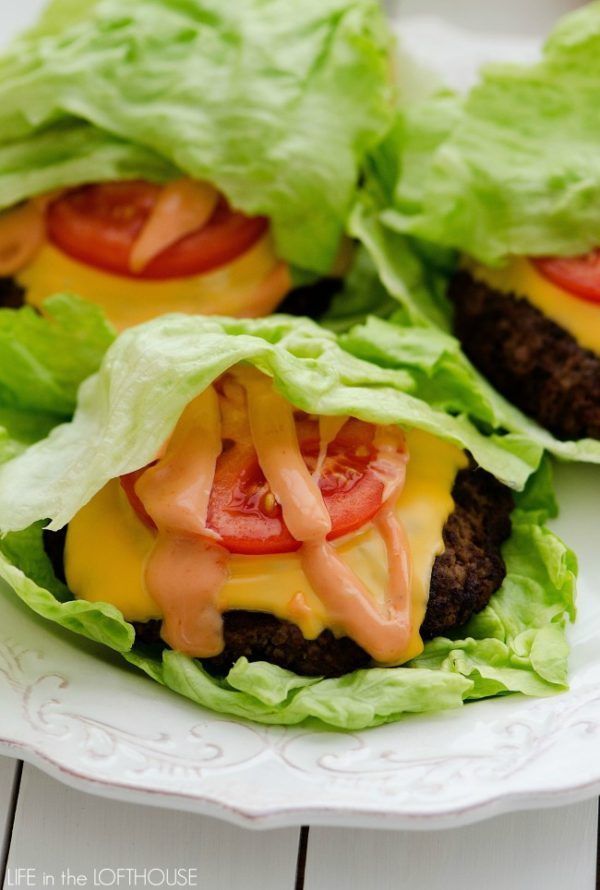 Cheeseburger Lettuce Wraps - 7 Days Of Simple And Delicious Keto Meals For Losing Weight! Perfect for ketogenic diet beginners. Keto diet has been the best thing that I have ever tried and thanks to it I have lost 25 pounds in only 2 months while eating yummy foods! Pin this for later to have these keto recipes handy. Includes keto breakfast, lunch and dinner recipes the whole family will love! Cheeseburger Lettuce Wraps, Salat Wraps, Keto Quiche, Tacos Mexicanos, Low Carb Meal Prep, Keto Lunch Ideas, Diner Recept, Low Carb Diets, Keto Diet Menu