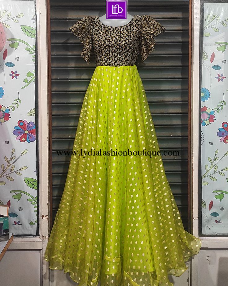 Umbrella Long Frock Design, Long Frocks Models, Long Frocks Models For Stitching, Frocks Models, Indian Long Dress, Frock Models, Blouse Maggam Work, Long Blouse Designs, Frocks And Gowns