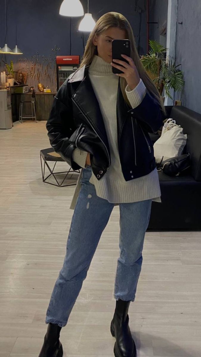 Sweater And Skirts Outfit, Leather Boots Outfit Women, Expensive Style Aesthetic, Leather Jacket And Sweater Outfit, Tree Lighting Outfit, Casual Winter Outfits For Women 2024, Outfits Com Botas, 40 Degree Weather Outfit Winter, Sweater Office Outfits